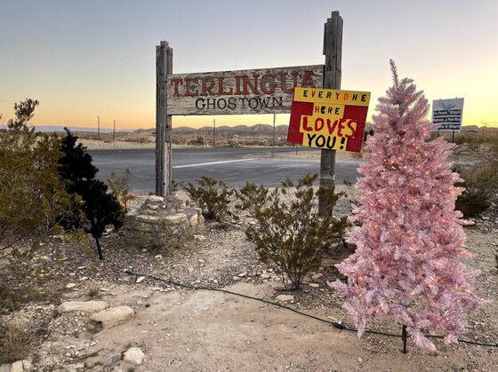 Love and Hatred Along the Border in West Texas