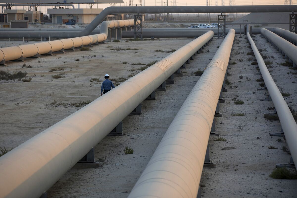 OPEC’s New Supply Shock Locks In Oil Market’s Return to Surplus - Bloomberg