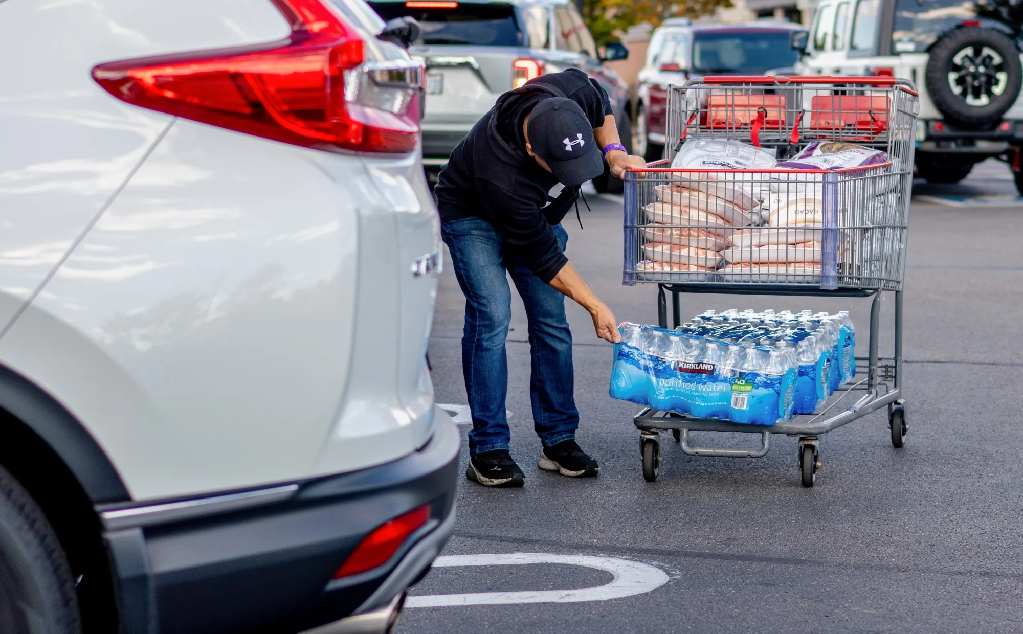 Underlying US inflation rose in December by less than expected, according to government data.