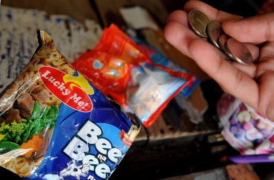 Lucky Me! Noodle Maker Weighing $1 Billion Philippines IPO