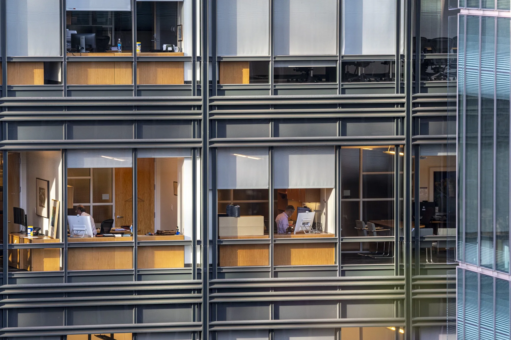 San Francisco's Workers Slow To Return To Office 