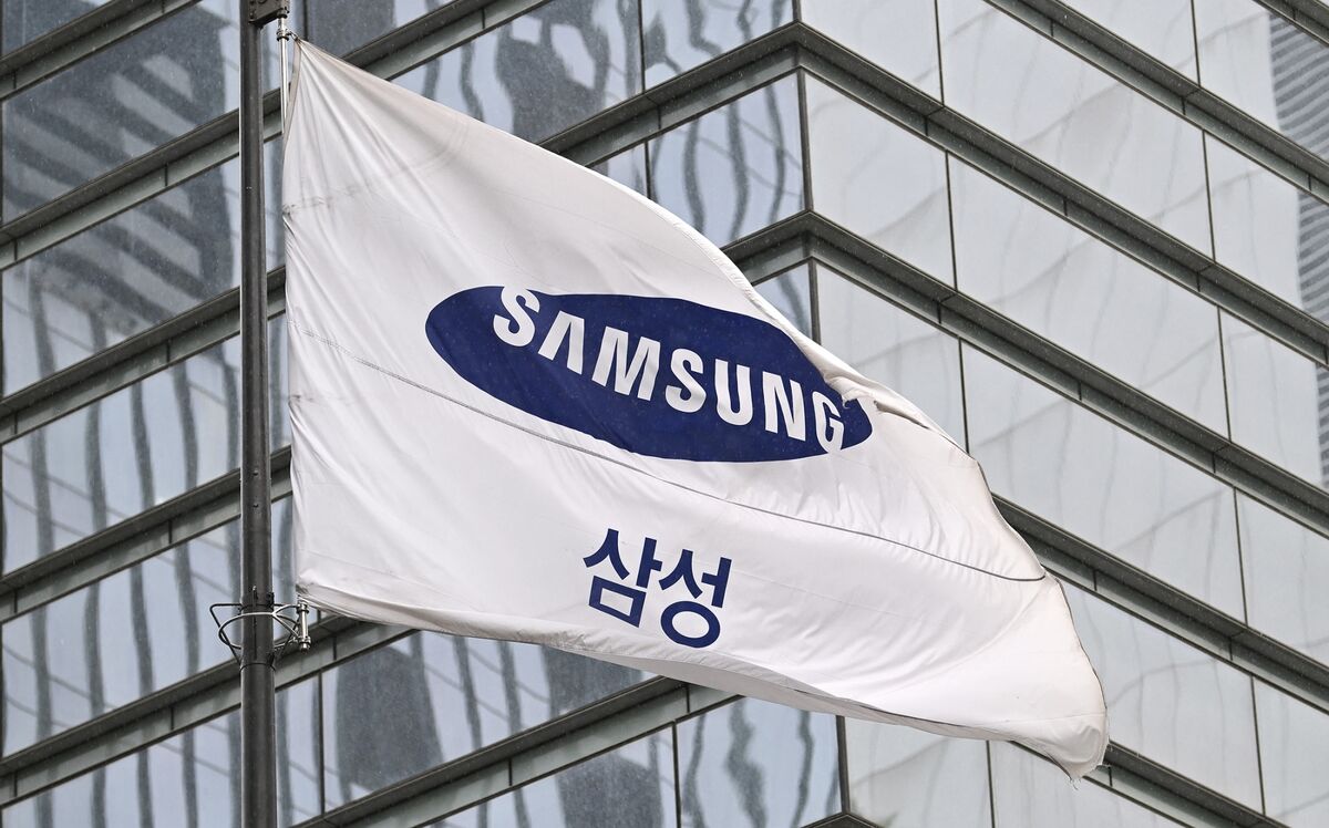 Huge AI Bonuses Spark South Korea Tech Wealth Fight