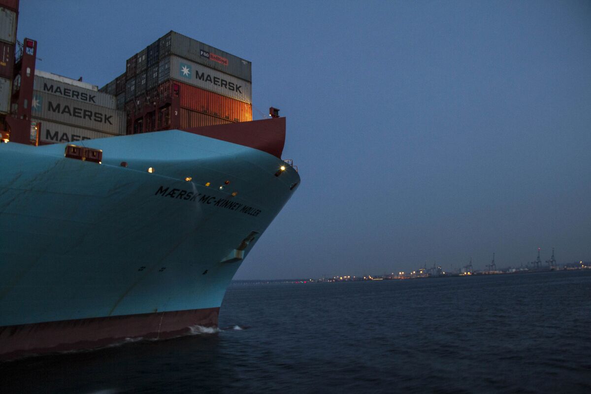 Global Shipping Crisis: More Than 100 Container Ships Reroute to Avoid Houthi Attacks