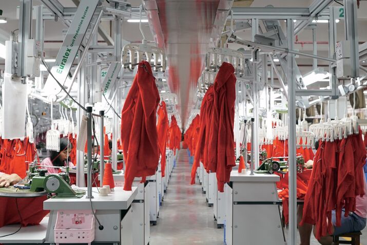 Uniqlo's Billionaire Founder Wants Tenfold US Growth. Early Signs Are Good