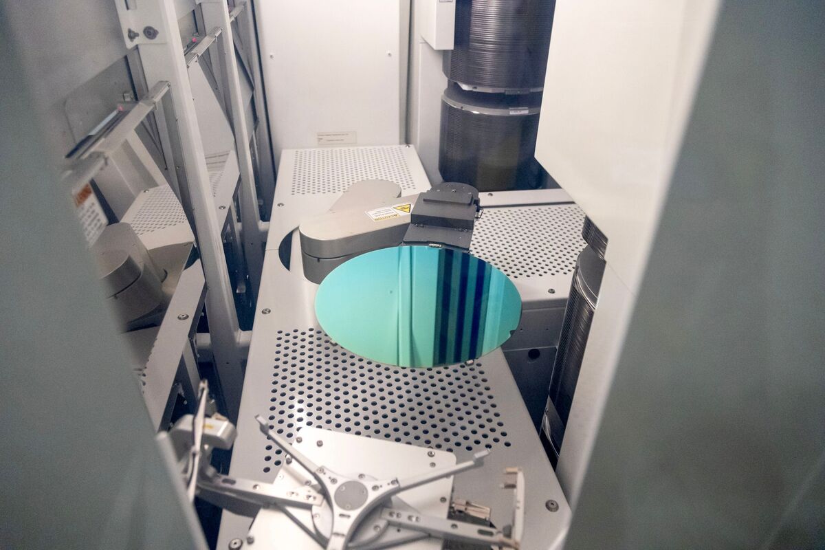 Micron Gives Rosy Sales Forecast After AI Boom Spurs Demand