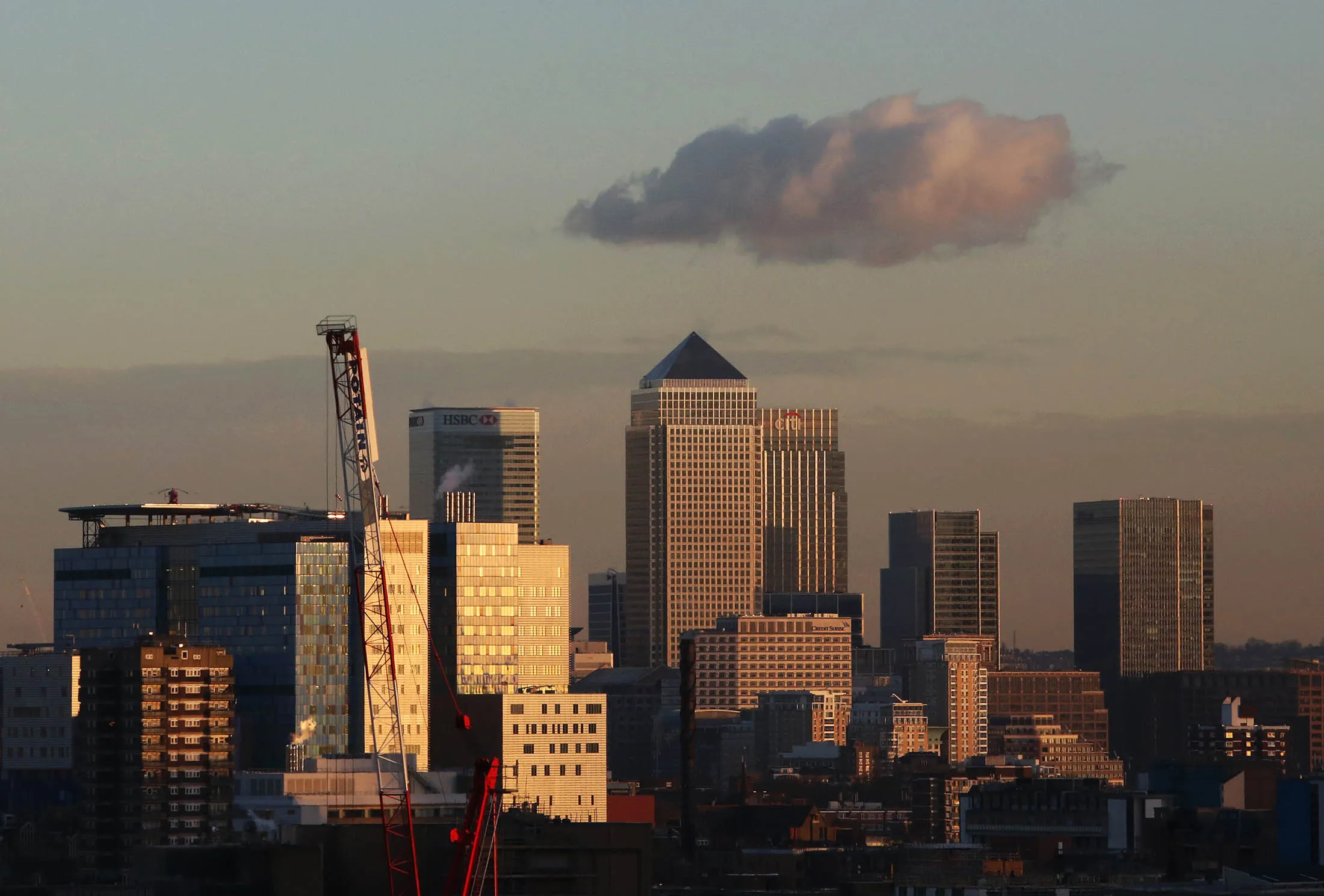 No. 1 Canada Square, center, stands surrounded by the offices of global financial institutions, including HSBC Holdings Plc, Citigroup Inc., and JPMorgan Chase &amp; Co. in the business and shopping district of Canary Wharf at dusk, in London, U.K., on Friday, Jan. 15, 2016. Growing peer-to-peer lending and online money transfer services helped raise a record $3.6 billion in venture capital funding for the U.K.'s technology sector last year, according to data compiled by London &amp; Partners.
