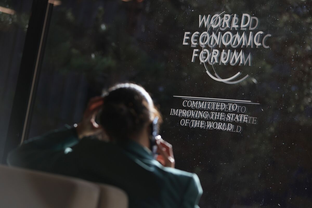 A Dash of Déjà Vu for Dealmakers at Davos - Bloomberg