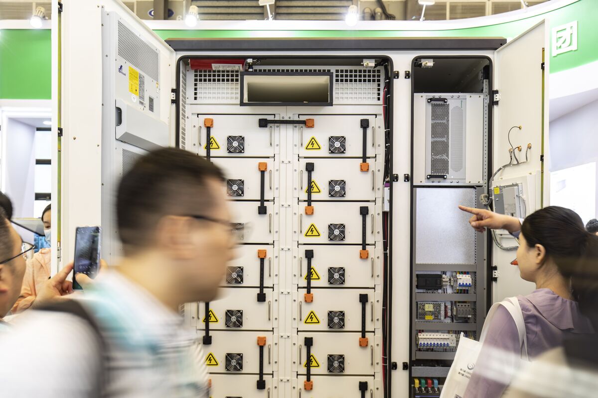 ⚫️ BLOOMBERG: La Cina punta a raddoppiare la capacità di stoccaggio energetico entro due anni per potenziare le energie rinnovabili.