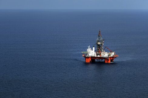 Mexico Ending Monopoly Seen Drowning North America in Crude