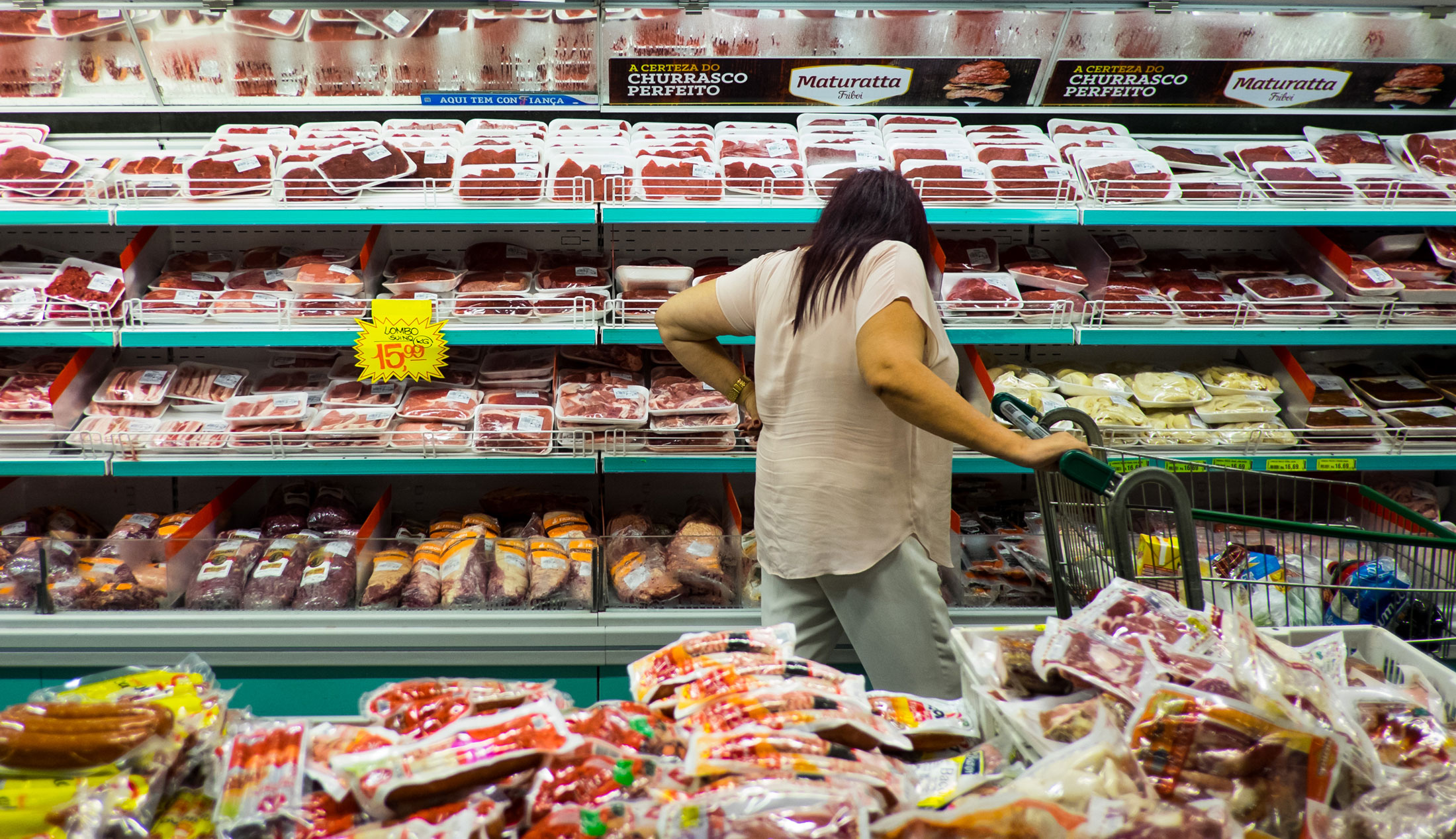 Brazil's Latest Scandal: Bribes, Acid and Tainted Meat Sales - Bloomberg