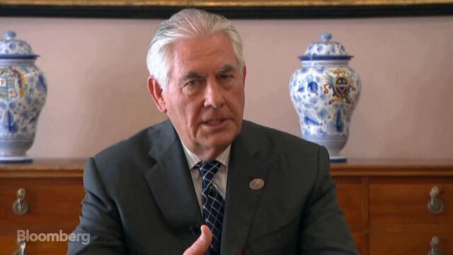 Putin meets Tillerson as tensions rise over Syria