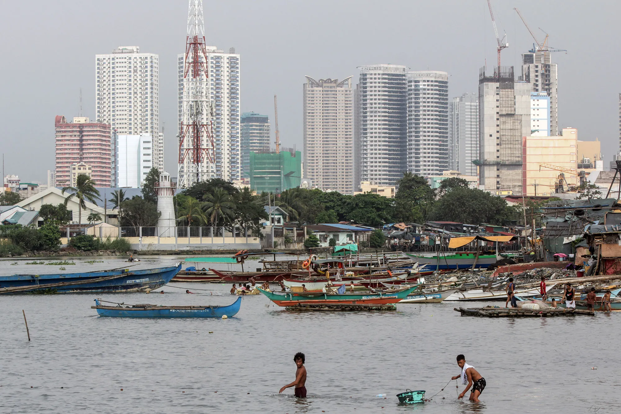 The shore of the bay at Baseco in Manila, Philippines.&nbsp;
