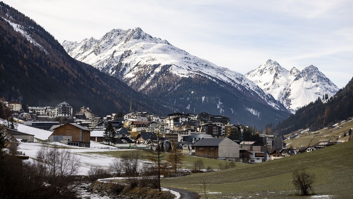 Tourists Lose Bid to Claim Damage in Virus-Hit Austrian Resort - Bloomberg