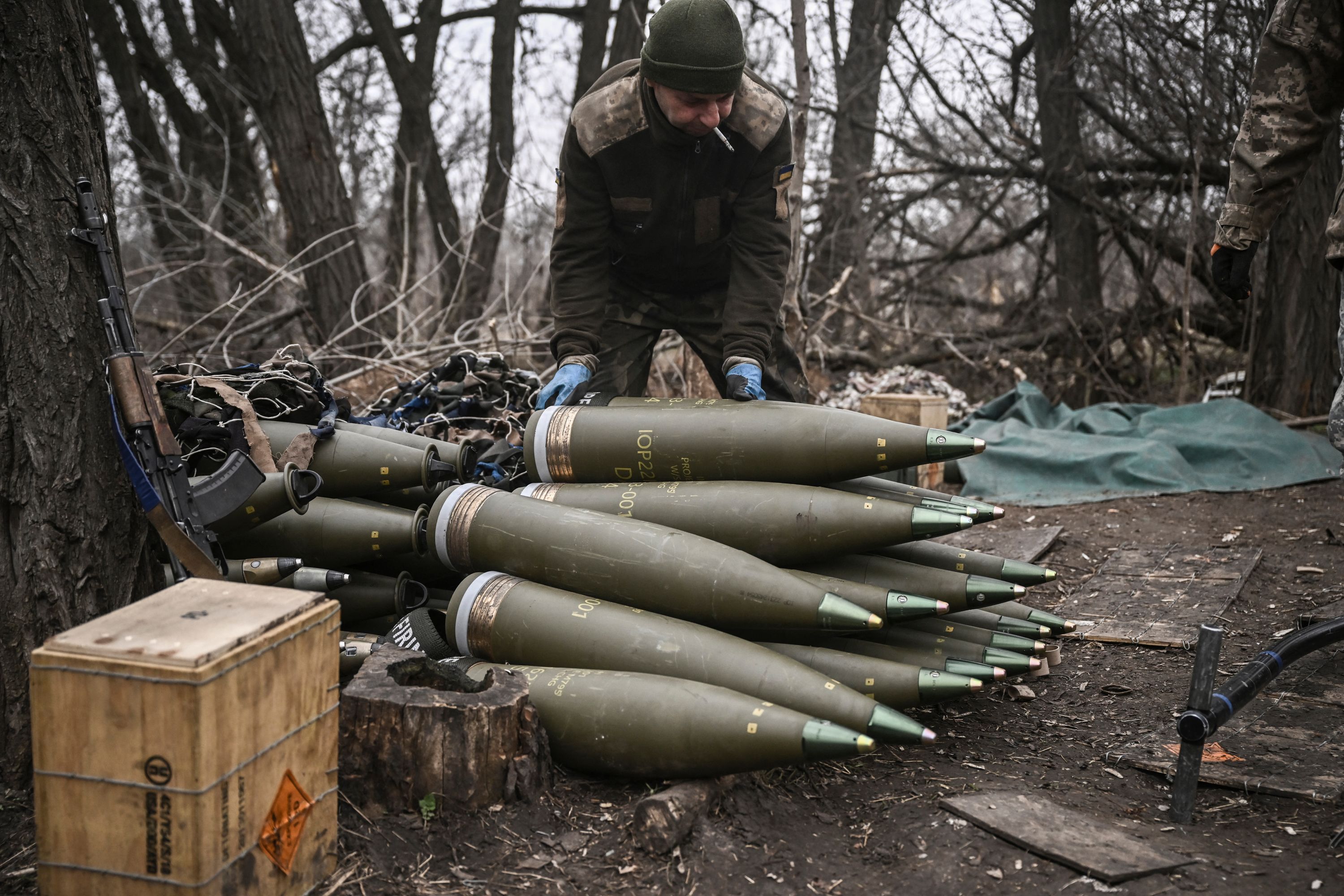 EU (predictably) admits it will fail artillery shell pledge for Ukraine -  Euromaidan Press