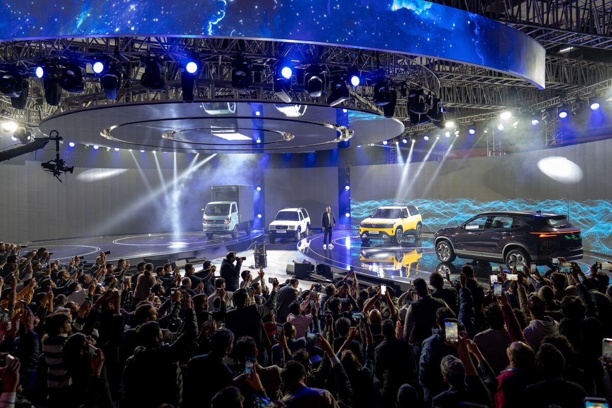 Tax Cuts Ignite Hope of Festival Sales Surge for India Carmakers