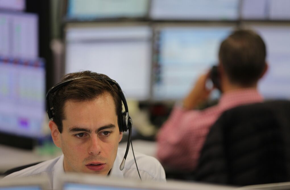 Goldman Sachs 100-Hour Week: Young Bankers Have an Absurd Work Life ...