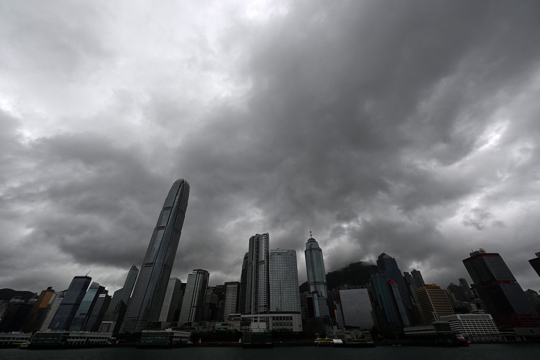 Hong Kong Stock Market to Reopen After Typhoon Koinu Moves Away - Bloomberg