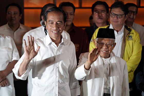 Indonesian Stocks, Rupiah Climb as Jokowi Wins Second Term