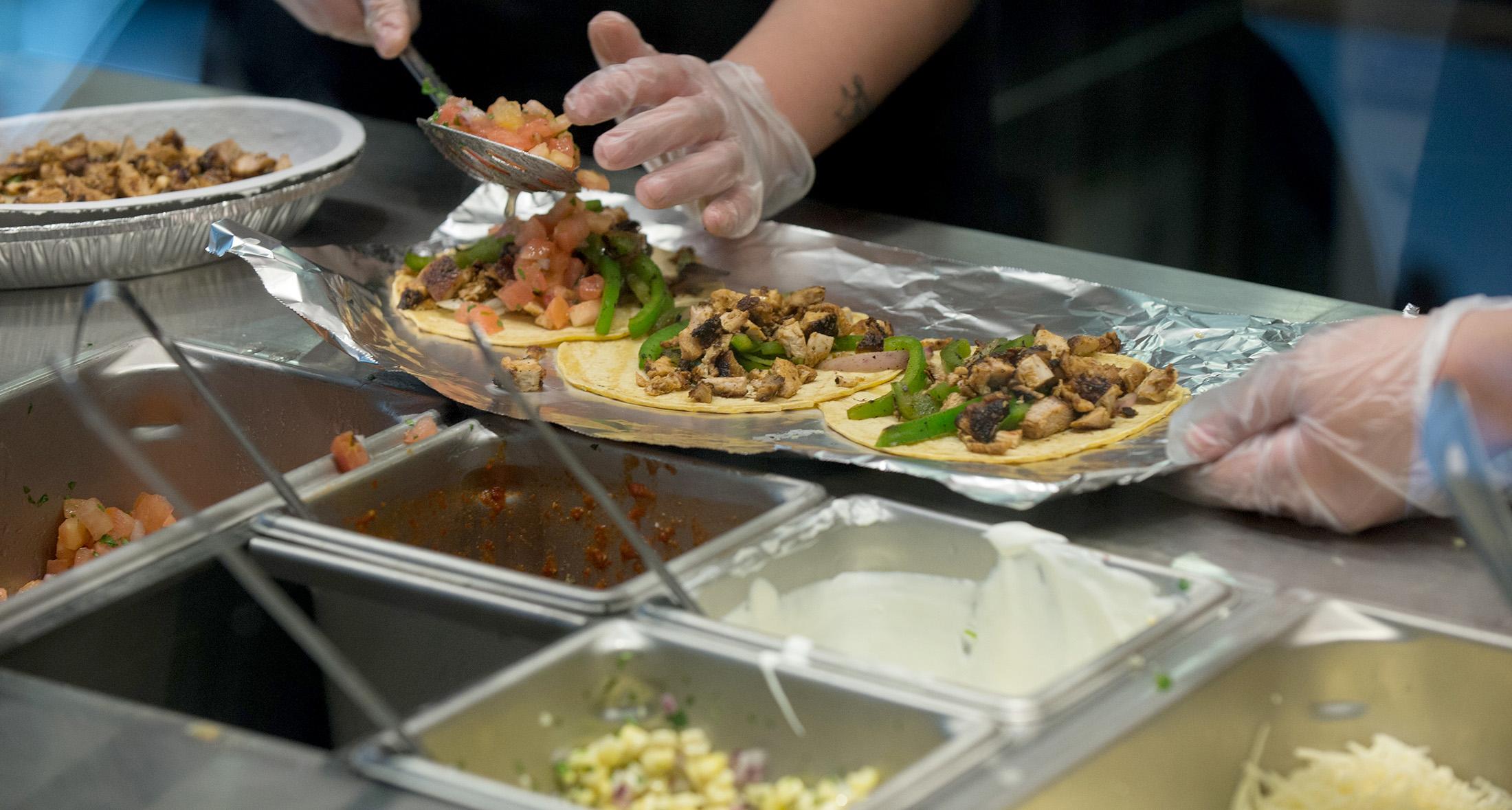 Chipotle to Pay $25 Million Criminal Fine for Food Poisoning - Bloomberg