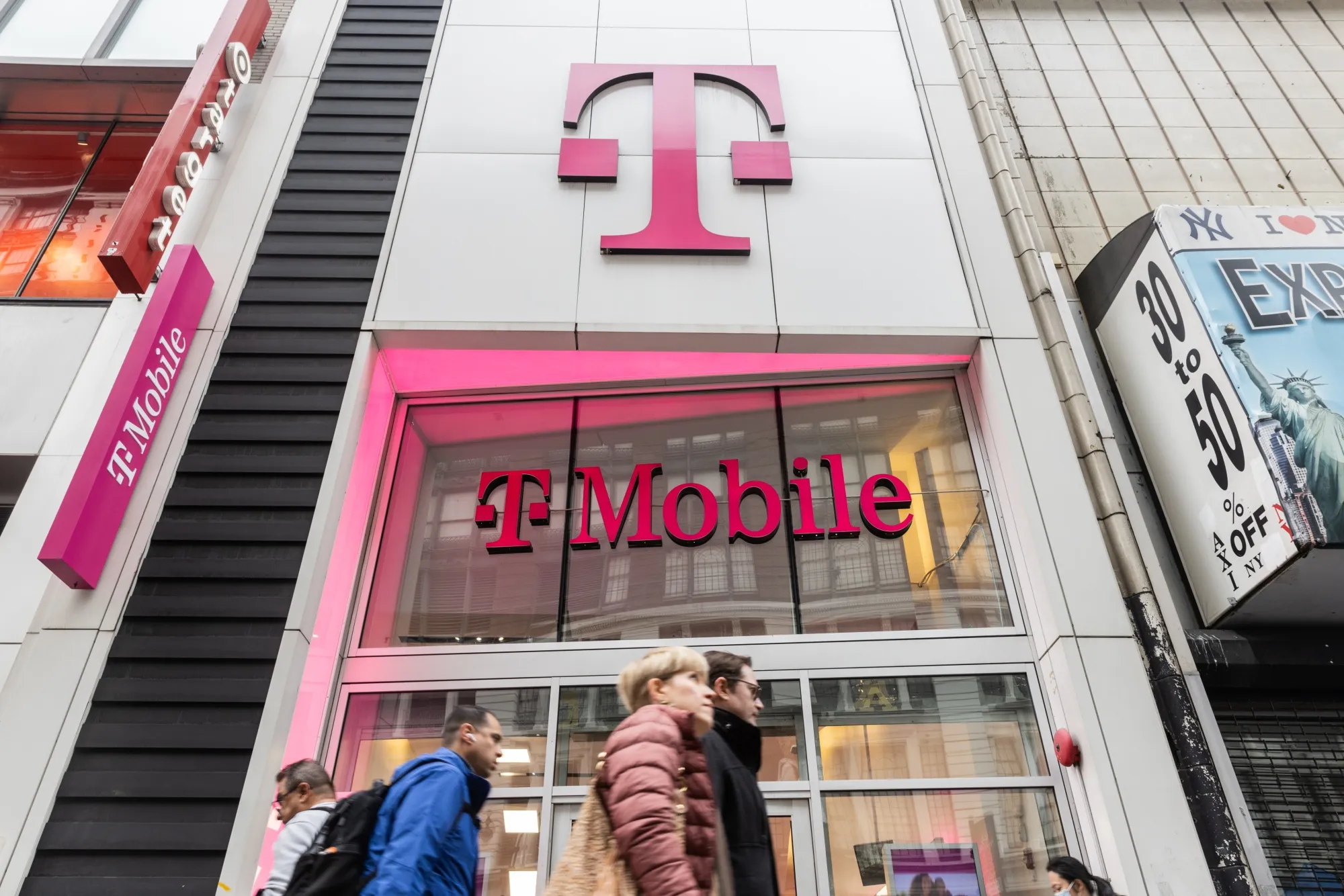 A deal is critical both for Dish’s efforts to expand into the telecom space and for the federal government’s efforts to maintain a competitive wireless market in the aftermath of T-Mobile’s purchase of provider Sprint Corp. in 2020.