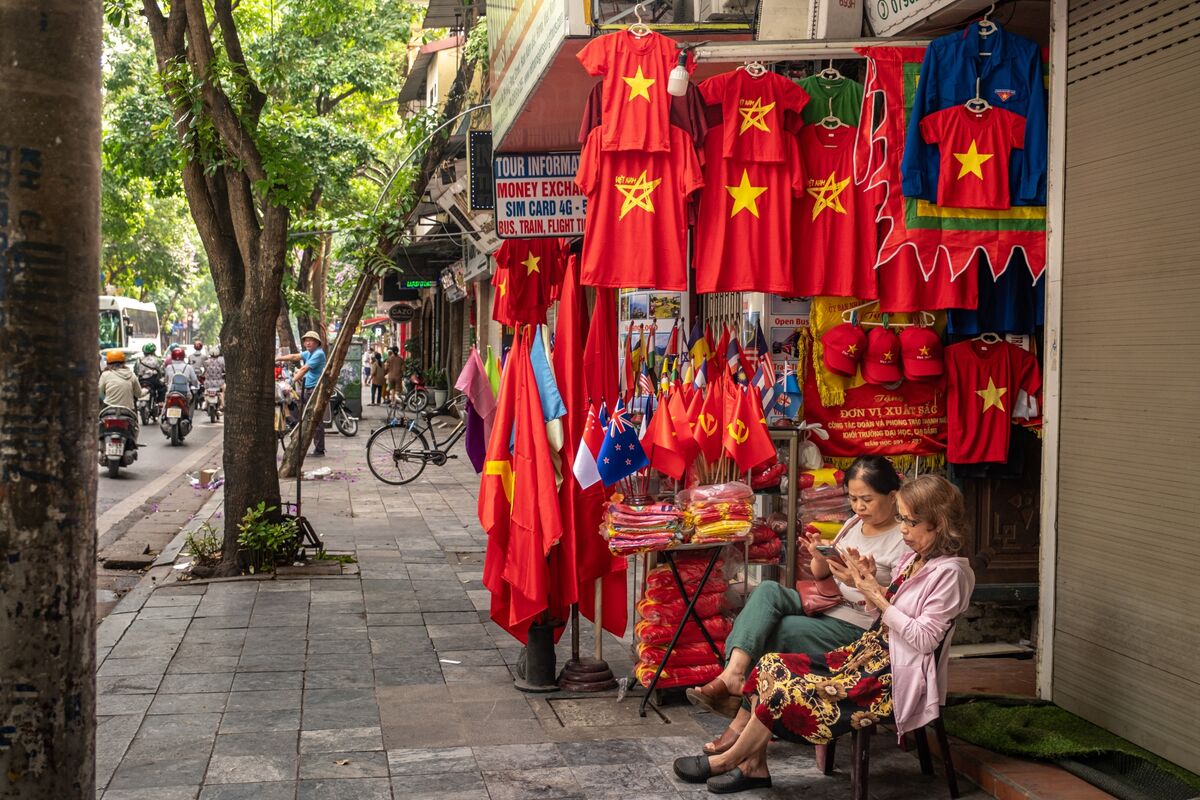 bloomberg.com - Francesca Stevens - Vietnam Orders Crackdown on IP Violations After US Trade Warning