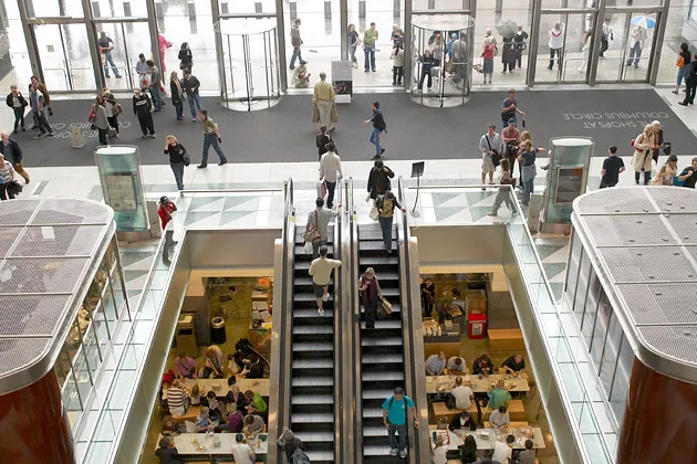 Behind Weak Retail: Anxious Consumers, Scared Bosses