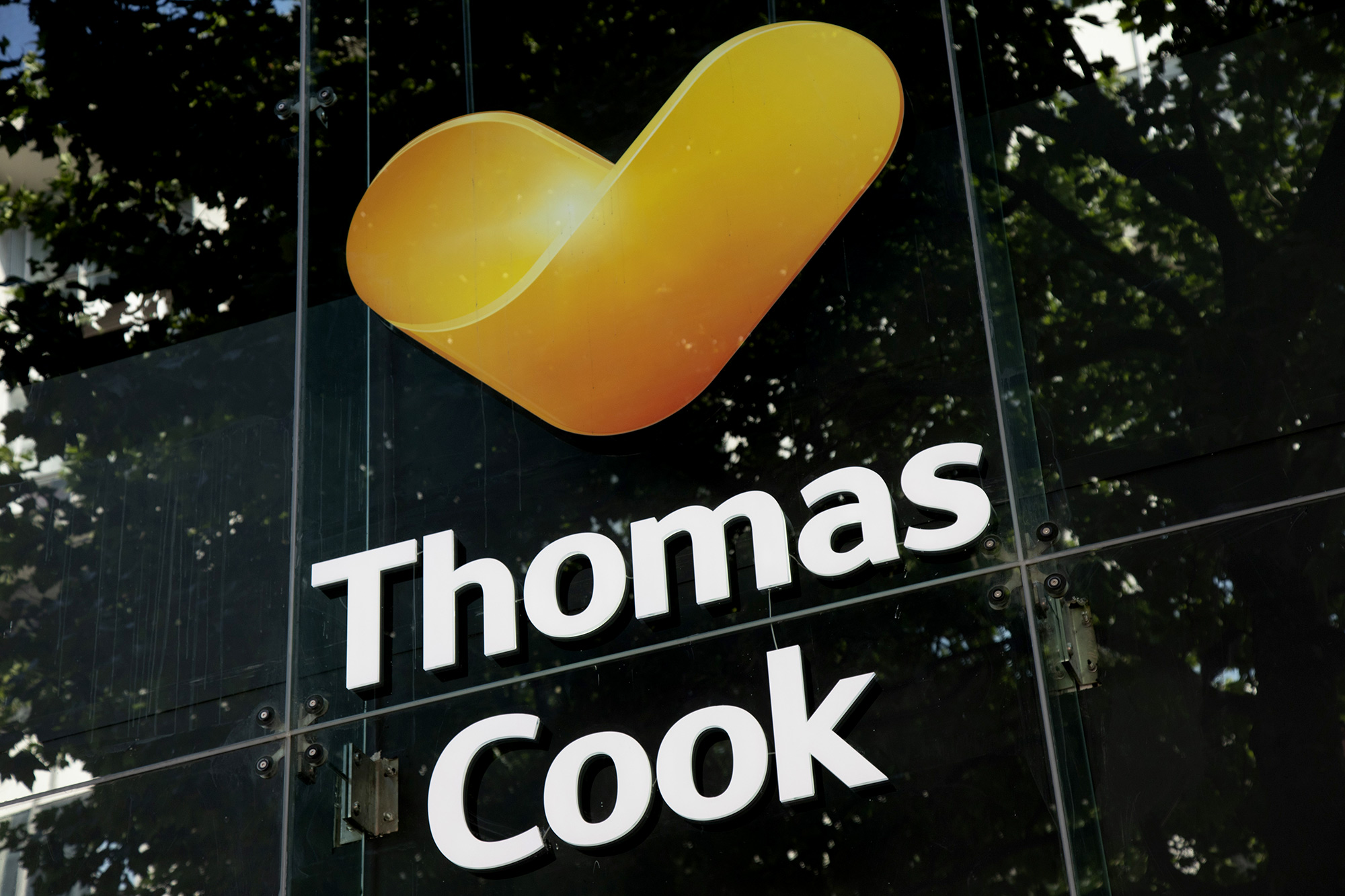 Sign For Travel Agency Brand Thomas Cook