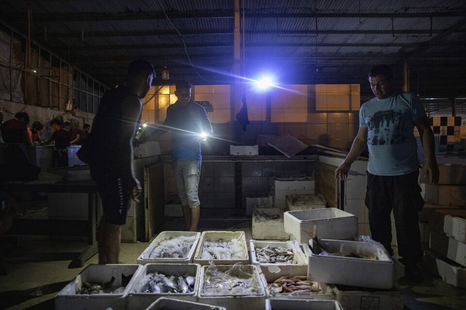 Lebanon's 2 Main State Power Plants Shut Down, Out of Fuel Bloomberg