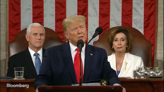 Trump and Pelosi Trade Snubs at Deeply Partisan State of Union