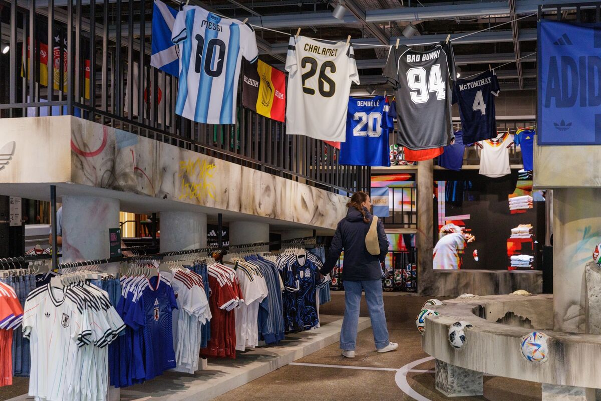 Retail Sales Rise Again on Sunshine and Football