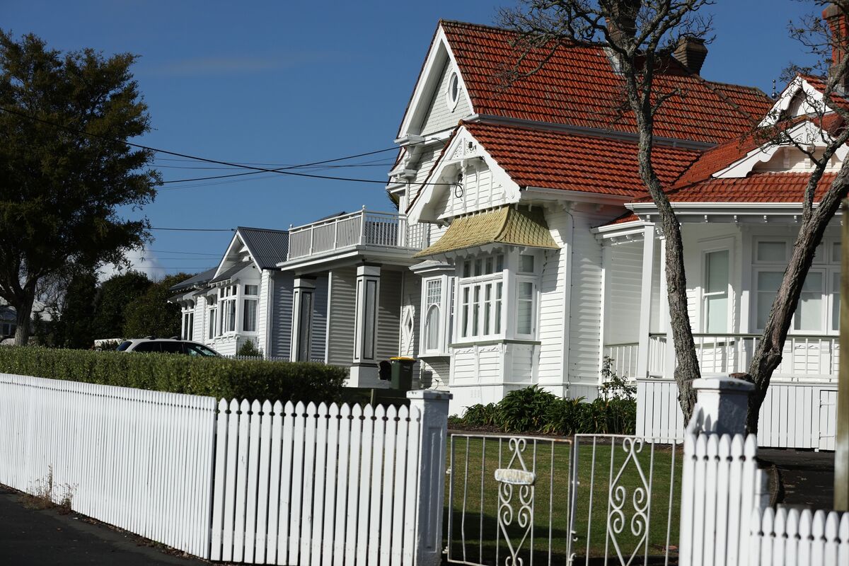 
                            New Zealand Residential Building Gain Signals Economic Growth
