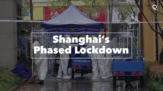China Lockdowns Cost at Least $46 Billion a Month, Academic Says