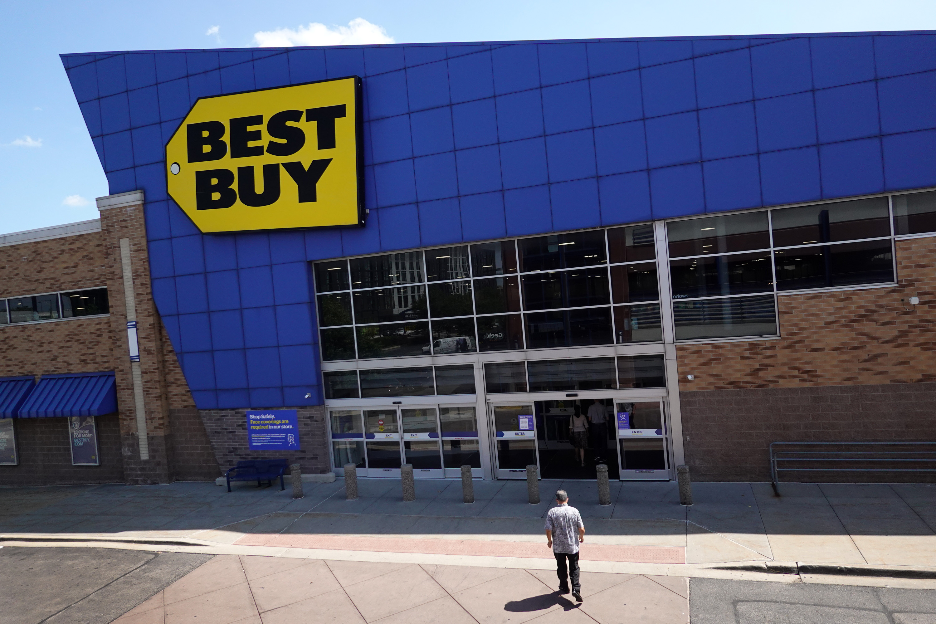 For Best Buy, the Worst Is Yet to Come - Bloomberg