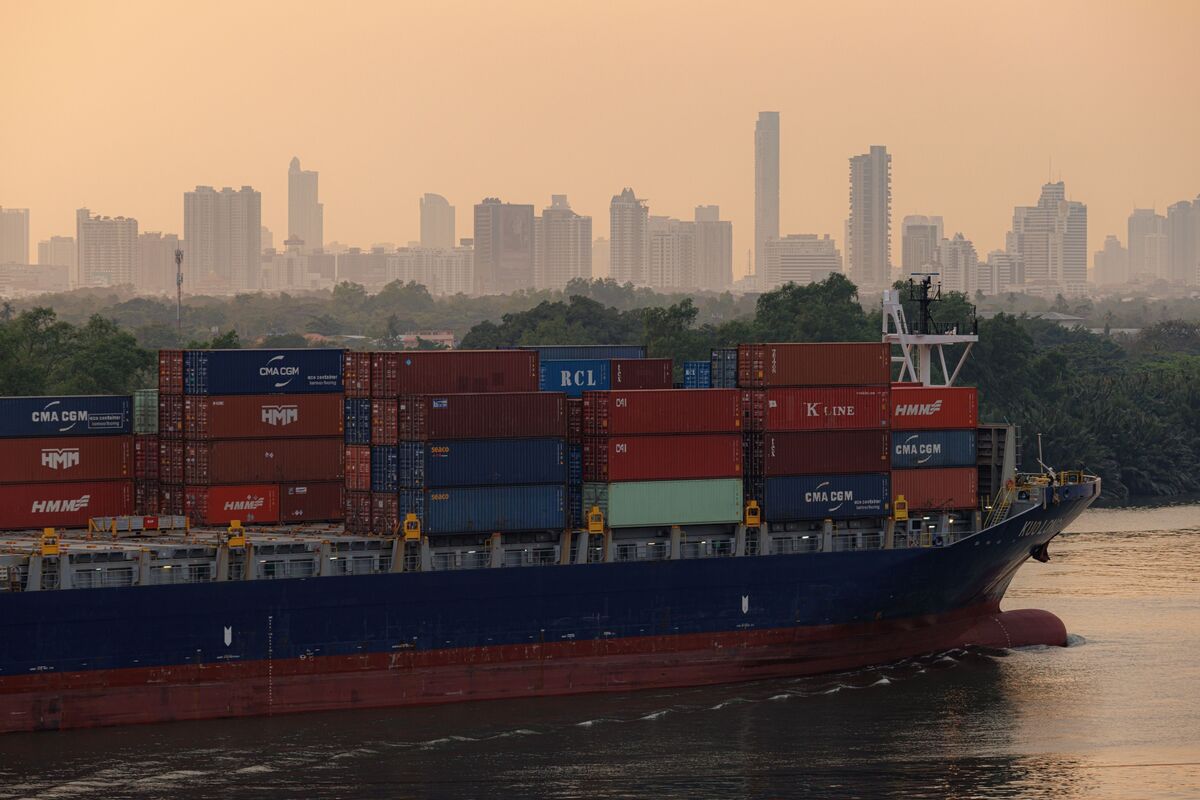 Thai Exports Jump 19%, Top Estimates Despite Trump Tariffs