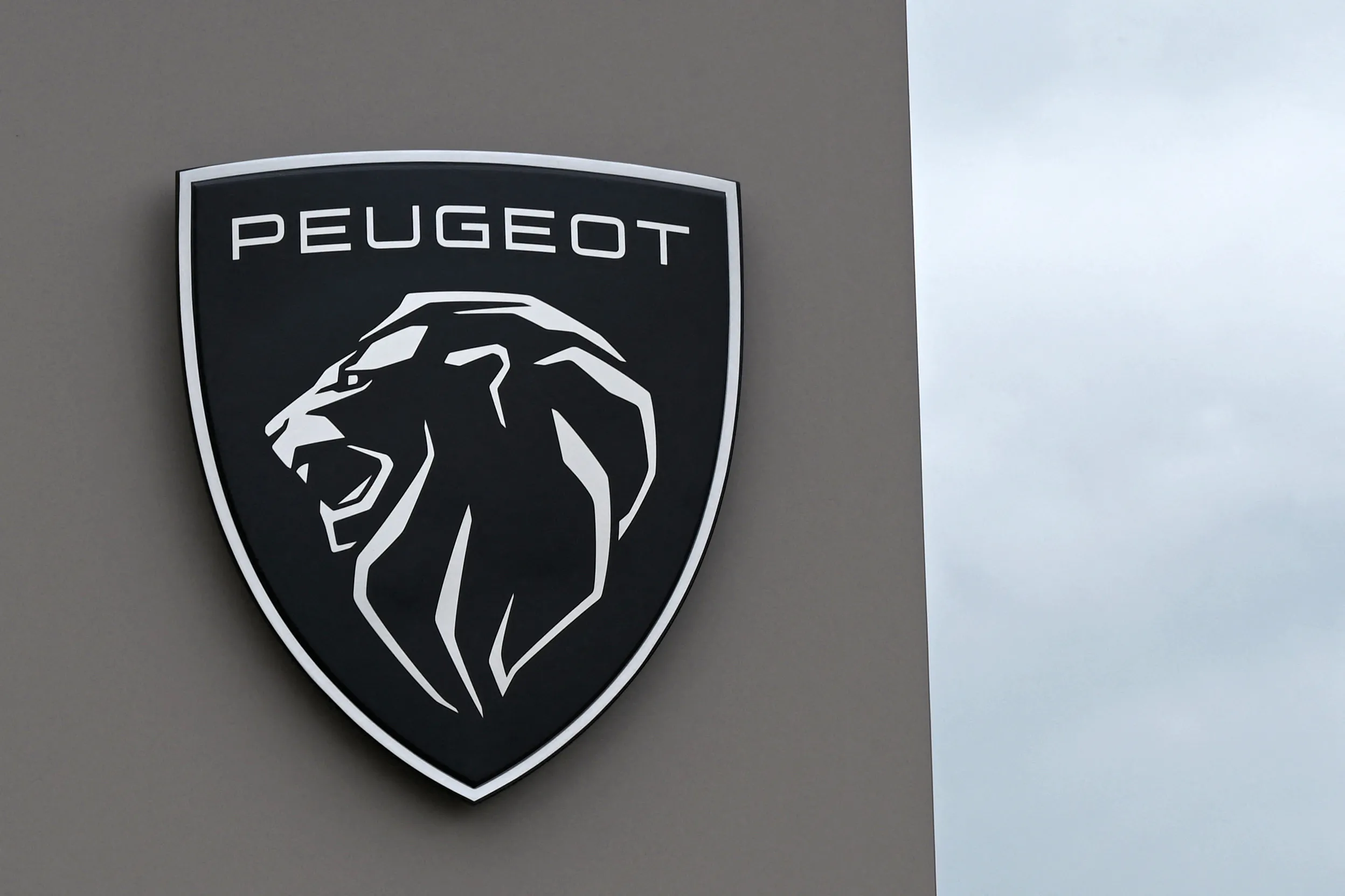 FRANCE-ECONOMY-AUTO-PEUGEOT