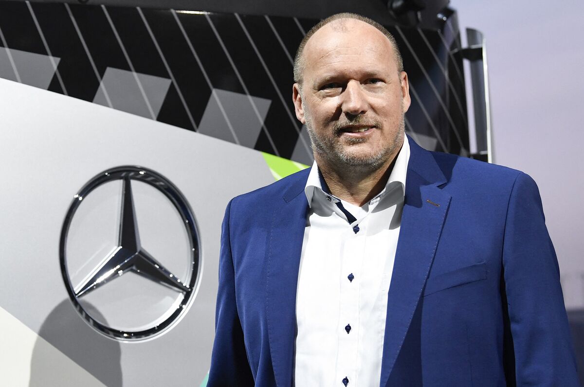 Daimler Truck Says CFO Jochen Goetz Dies in ‘Tragic Incident’ Bloomberg
