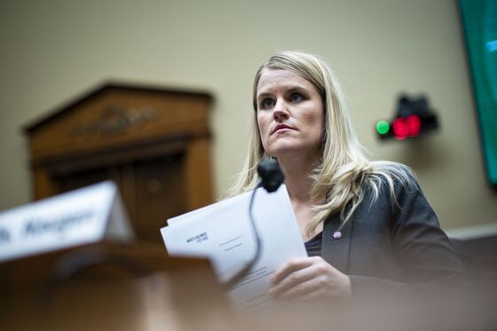 Instagram Chief and Lawmakers Clash Over App’s Real World Harms