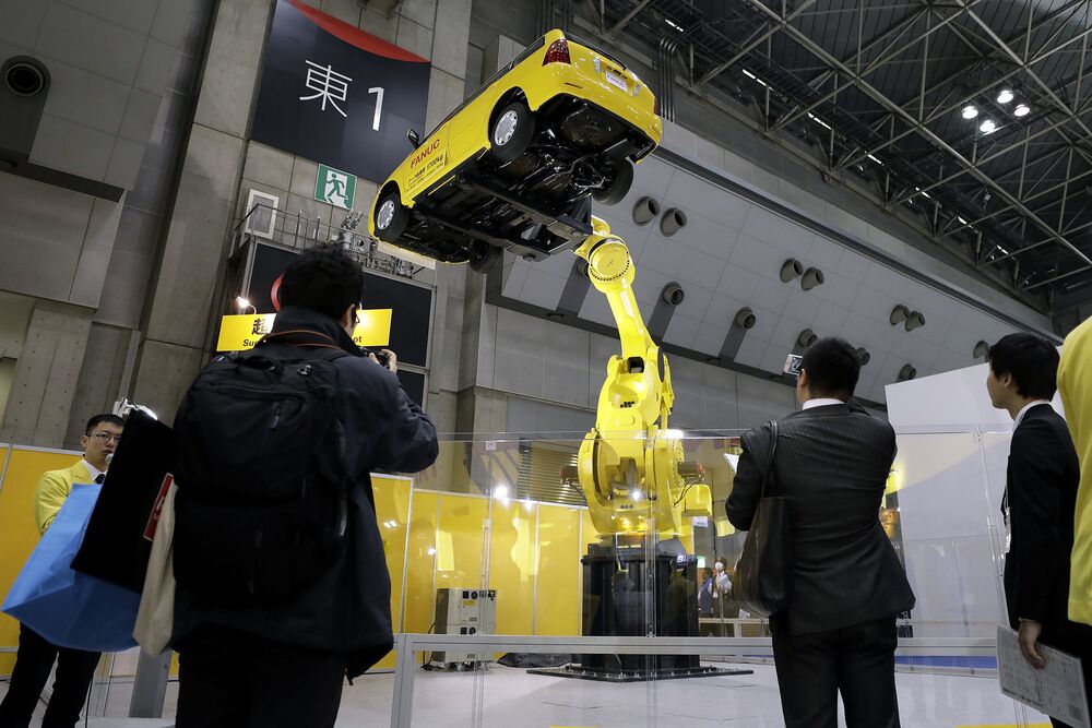 A Fanuc Corp. industrial robot in action.