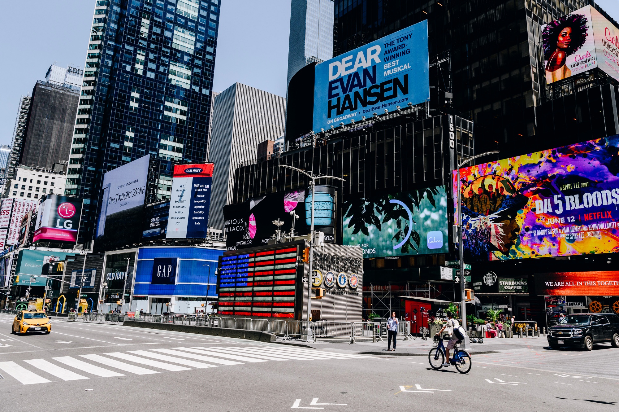 Macy's Landlord Says It Didn't Talk With  About Billboard on NYC  Store - Bloomberg