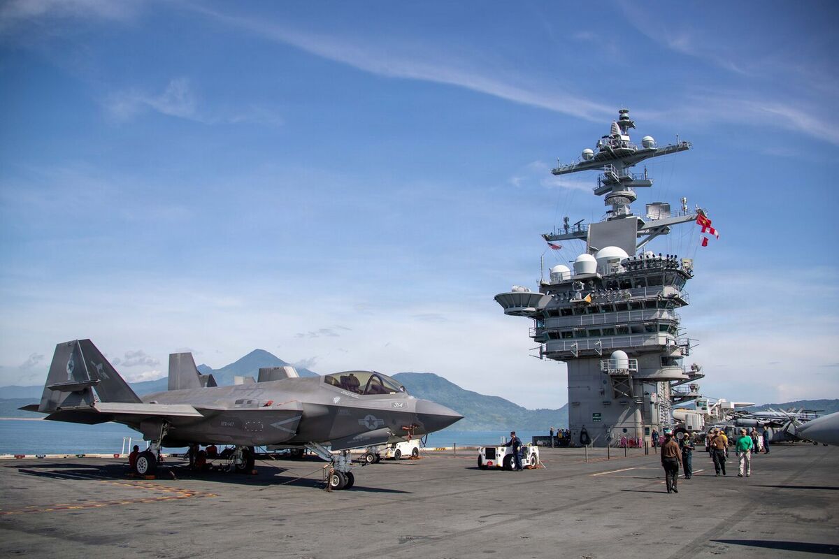 US Aircraft Carrier Makes Vietnam Port Call Amid Sea Tensions