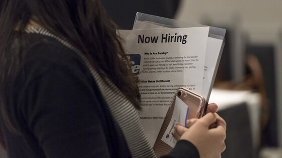 U.S. Initial Jobless Claims Drop to Lowest Since March 2020