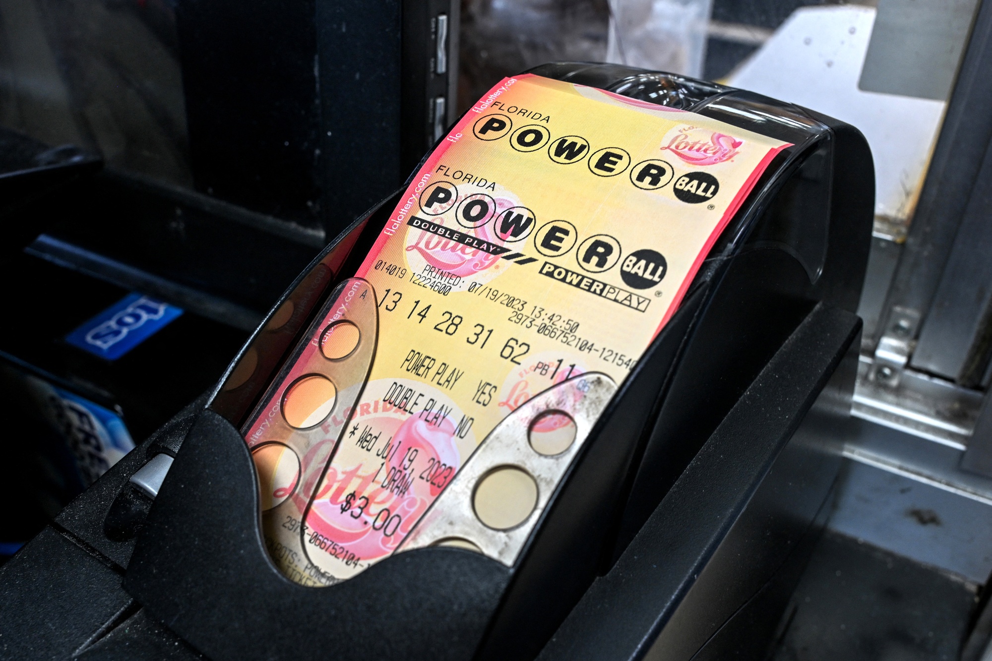 For only third time in 3 decades, Powerball jackpot reaches $1