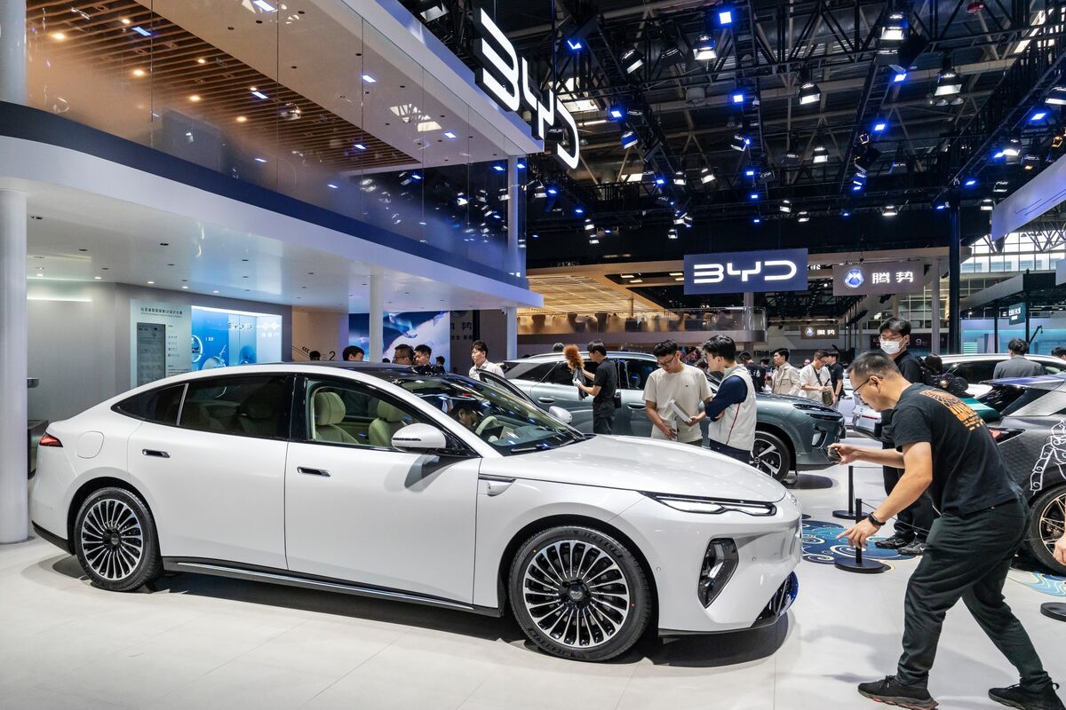 bloomberg.com - BYD's New Ultra-Fast Charging EV Let Down by Self-Driving Software