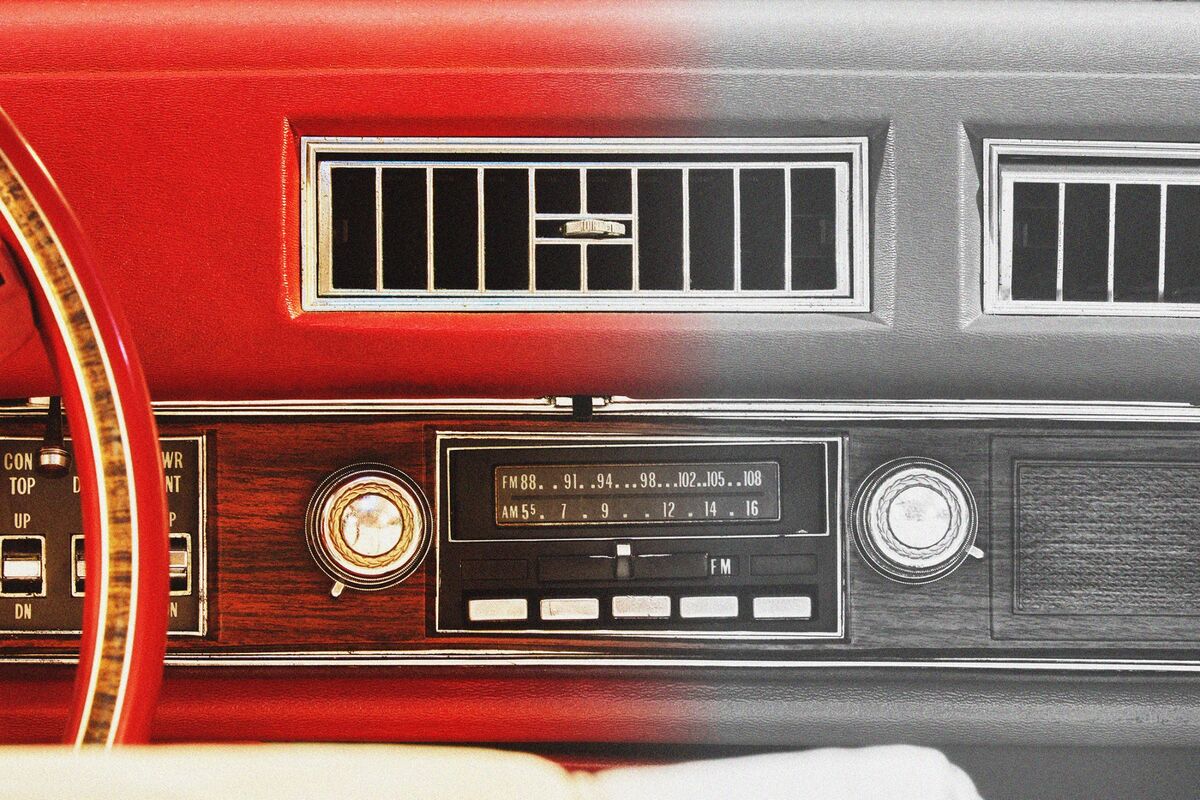 bloomberg.com - Kelcee Griffis - As Carmakers Shift to Digital Dashboard, Lawmakers Push to Keep AM Radio