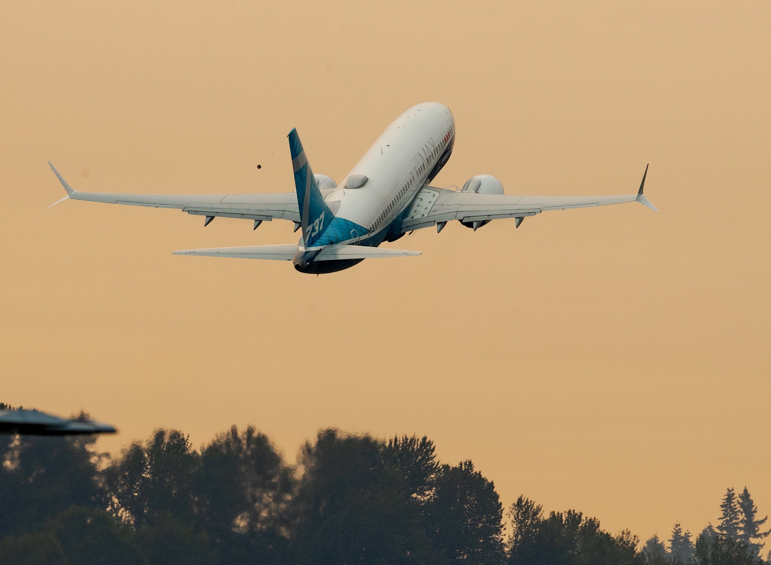 Boeing’s Largest 737 Max Jet Poised to Take First Flight Friday - Bloomberg