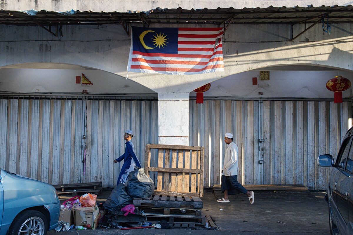 Malaysia Begins Repatriating Group of Myanmar Nationals: AFP
