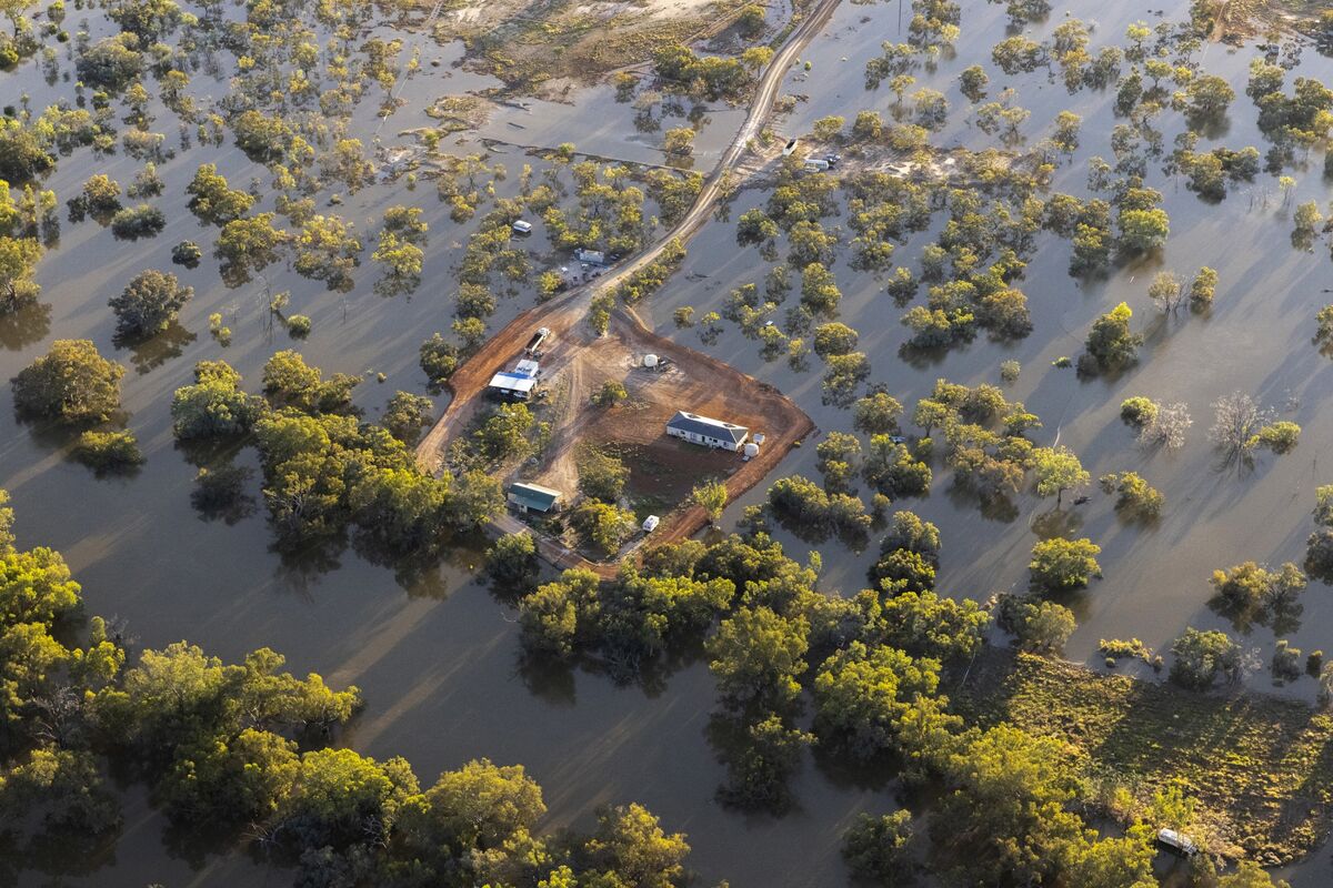 How Global Warming Makes Hurricanes, Floods and Droughts Worse