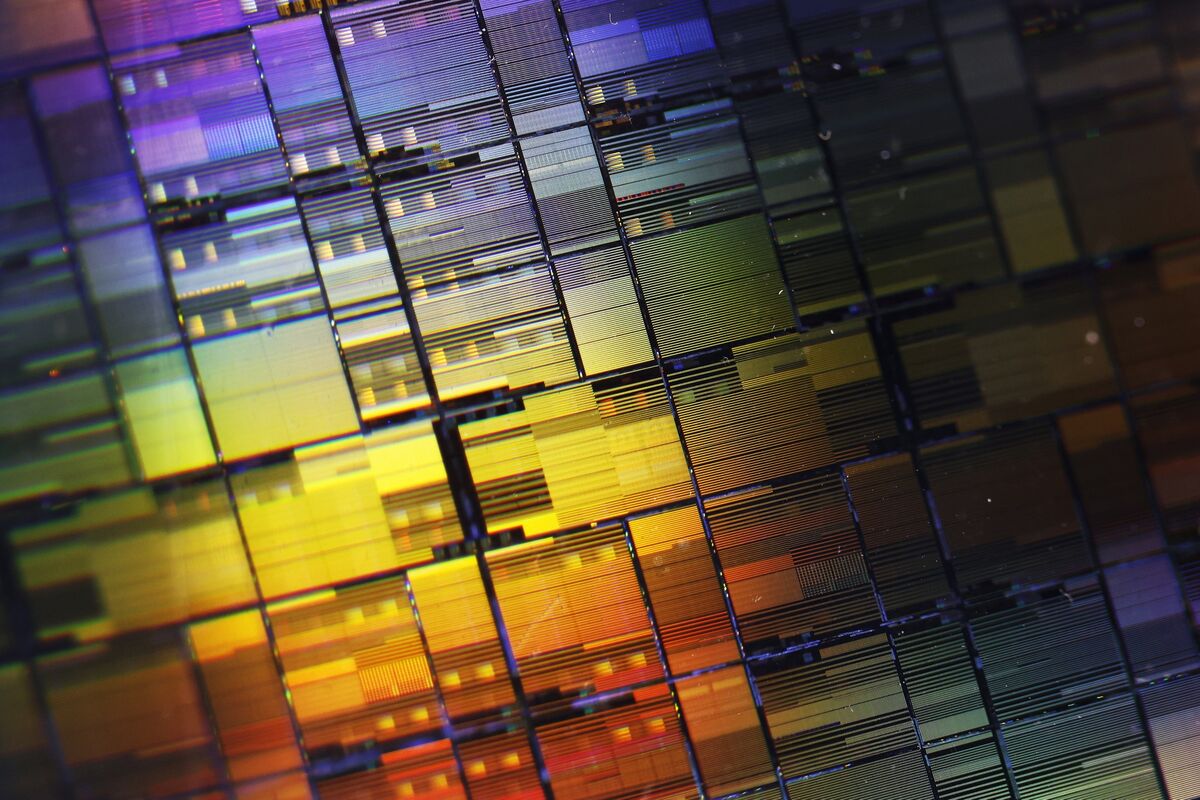 ⚫️ BLOOMBERG: Il Giappone investe ¥252,5 miliardi per potenziare intelligenza artificiale e semiconduttori