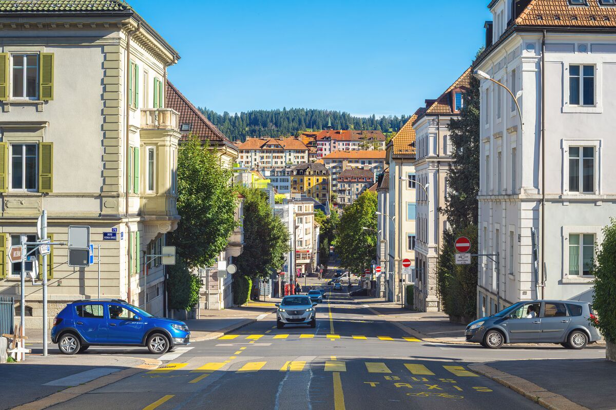⚫️ BLOOMBERG: "Le aziende riducono le ore di lavoro per il crollo delle esportazioni negli Stati Uniti"