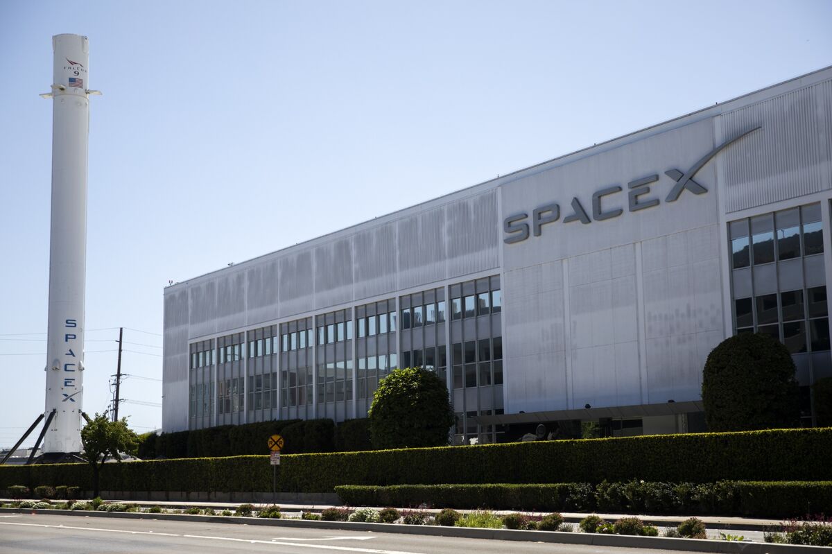 SpaceX’s Record IPO Plan Pushes Obscure Fund Into Spotlight.